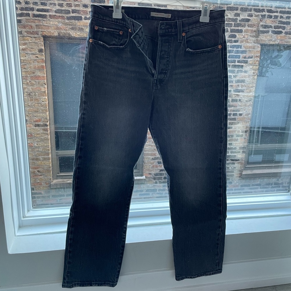 Black Levi’s Wedgie Straight Leg Jean